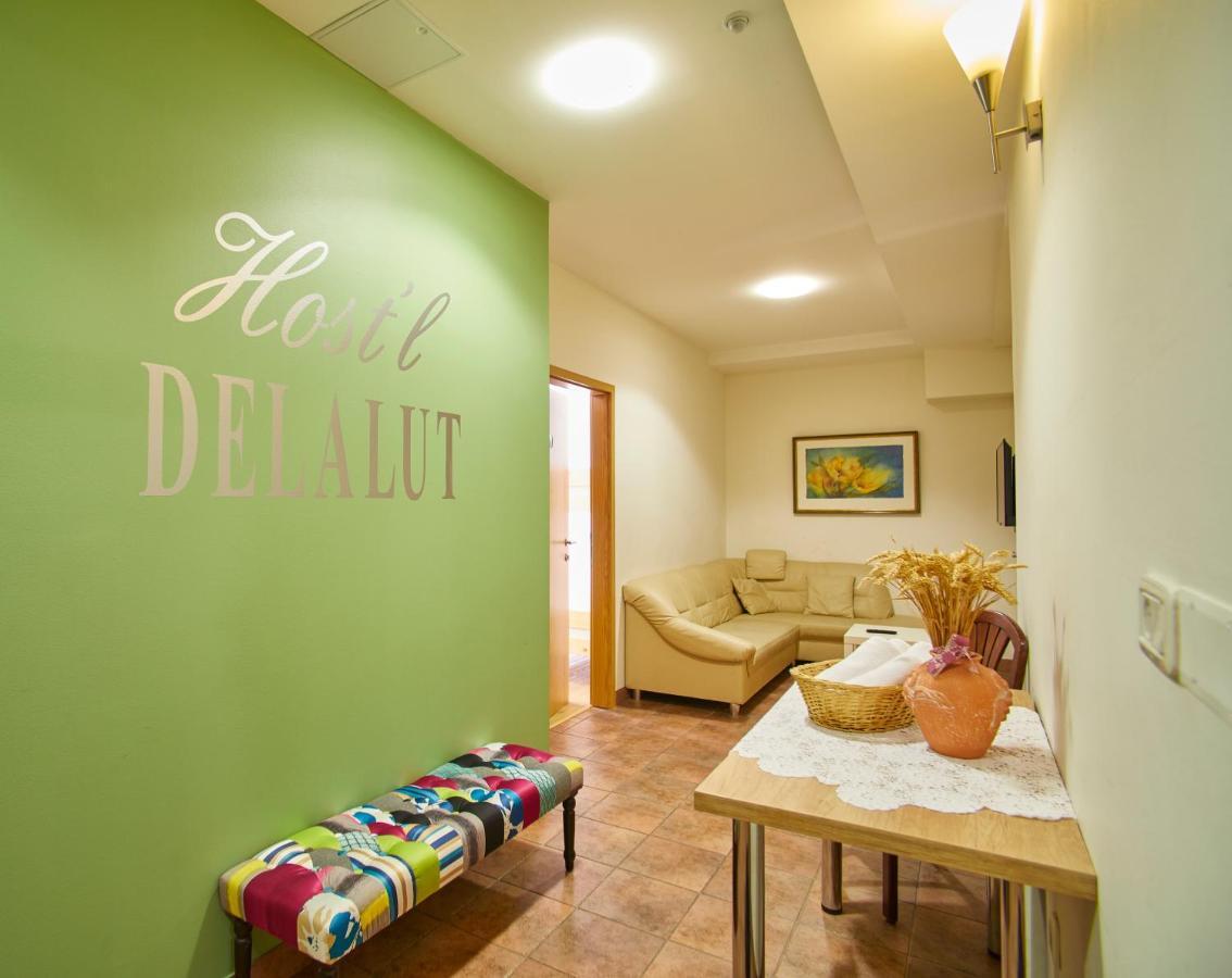 Hostel Delalut Ravne na Koroskem المظهر الخارجي الصورة