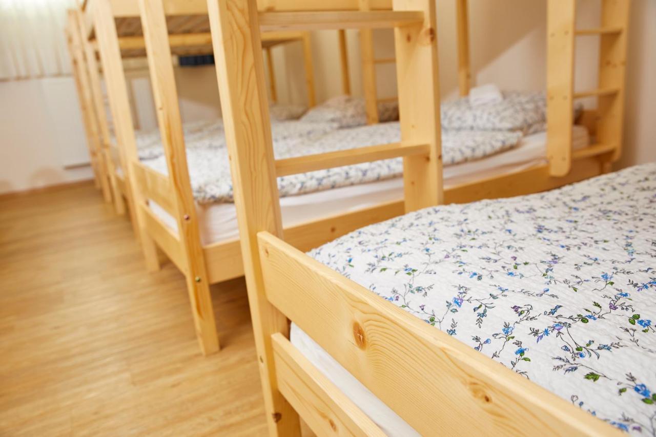 Hostel Delalut Ravne na Koroskem المظهر الخارجي الصورة