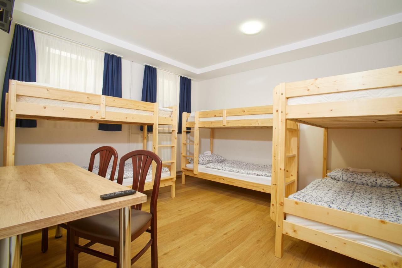 Hostel Delalut Ravne na Koroskem المظهر الخارجي الصورة